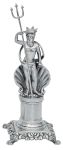 Paliteiro em prata portuguesa representando o Deus Netuno com seu tridente à mão esquerda. Apoio em 
