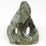 <b>BIÉ</b><br>Sem Título<br>Escultura em pedra sabão<br>Ass., situado e datado Ouro Preto 1981, na base<br>Alt. 41,5 cm